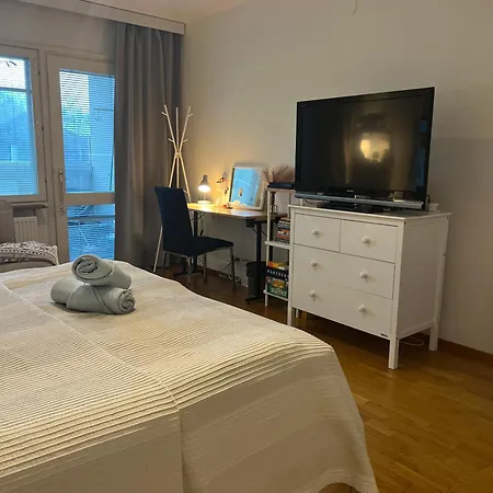 Cozy Private With Balcony In A Shared بيت ضيافة إسبو