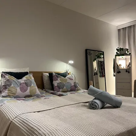 بيت ضيافة Cozy Private With Balcony In A Shared إسبو