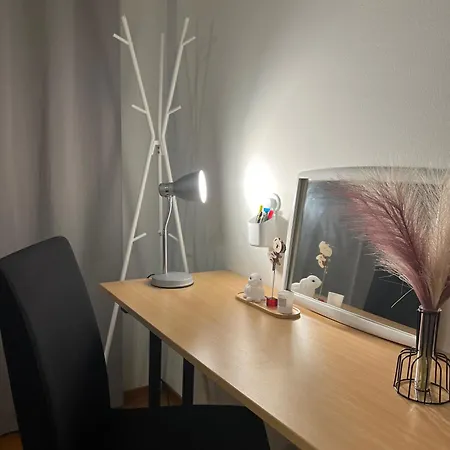 Cozy Private With Balcony In A Shared *